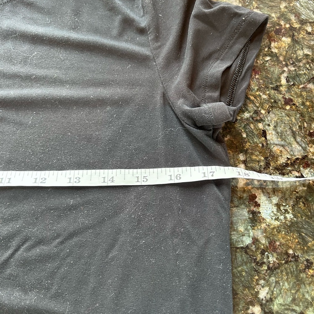 Aritzia Babaton black crewneck short sleeve in EUC. Quiet luxury. Classic - Picture 9 of 11